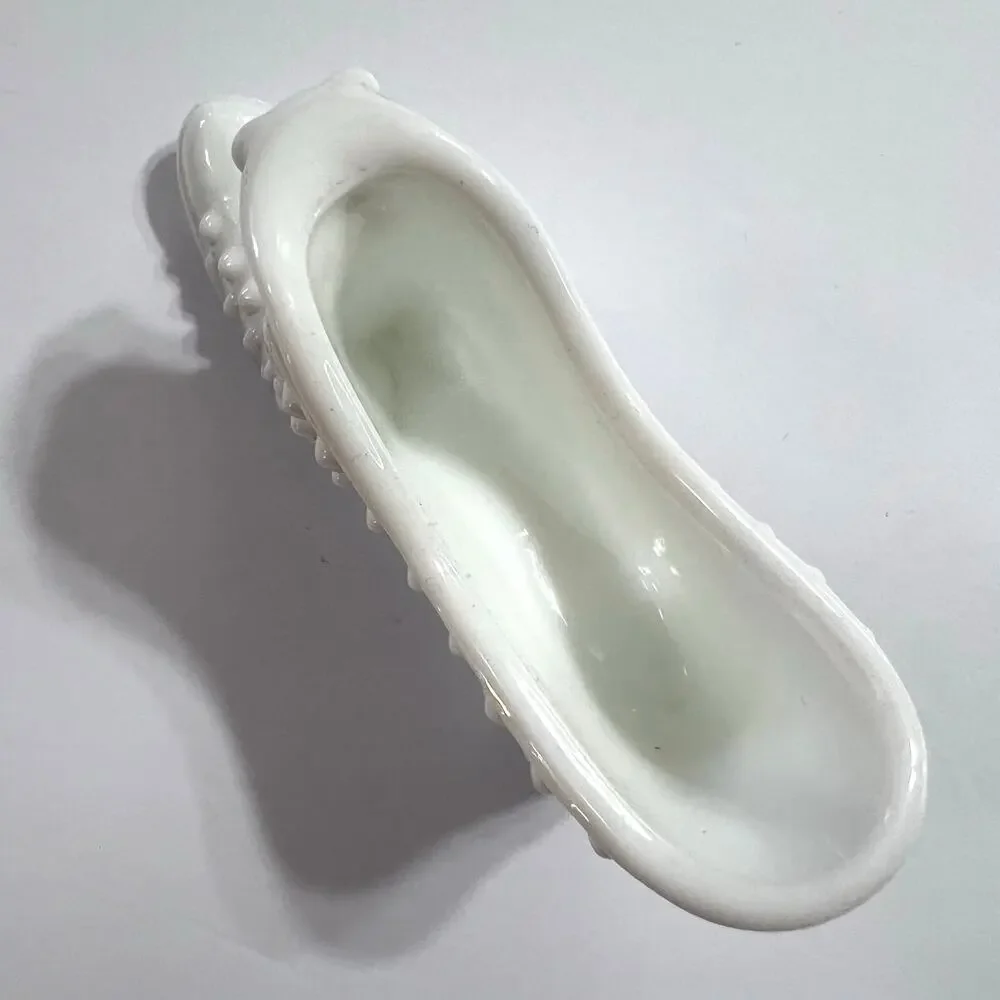 Vintage Fenton Victorian Hobnail White Milk Glass Shoe Slipper Boot Cat Kitten